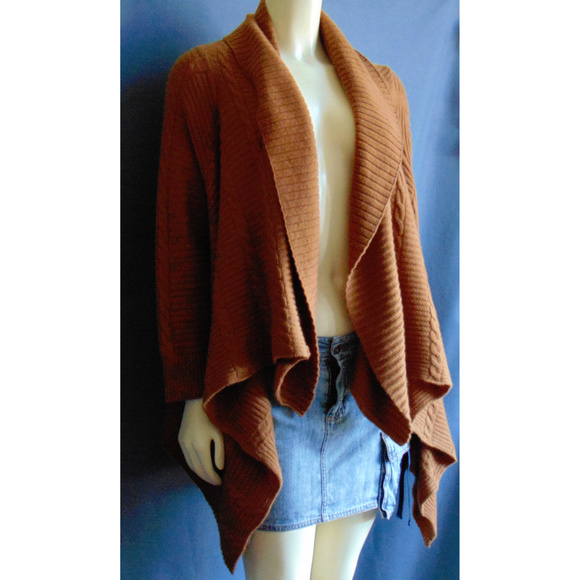 Neiman Marcus Sweaters - Neiman Marcus NWT 100% Cashmere Cable Cardigan L